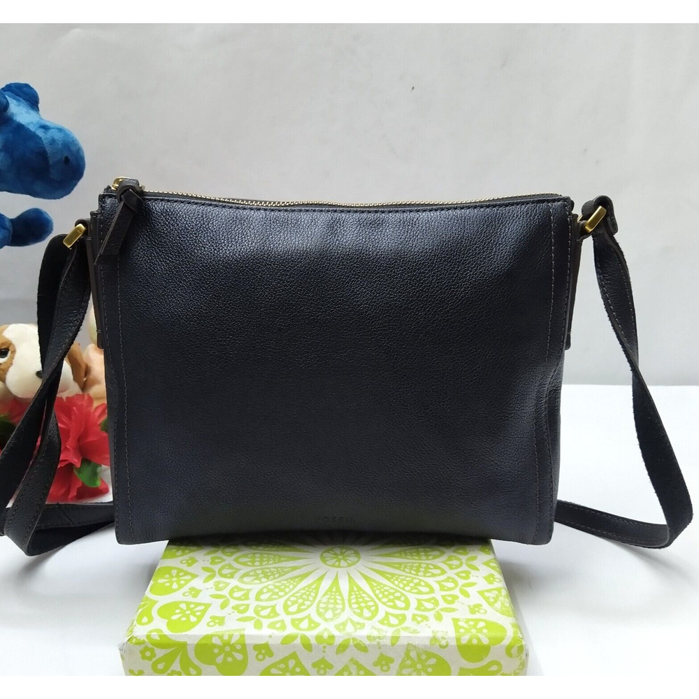 Fossil Black Pebbled Leather Zipper Closure Small Crossbody Bag